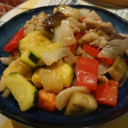 ズッキーニなすパプリカ夏野菜と豚肉のカポナータ♡